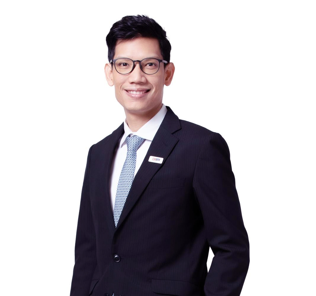 Mr.  Benjarong  Suwankiri